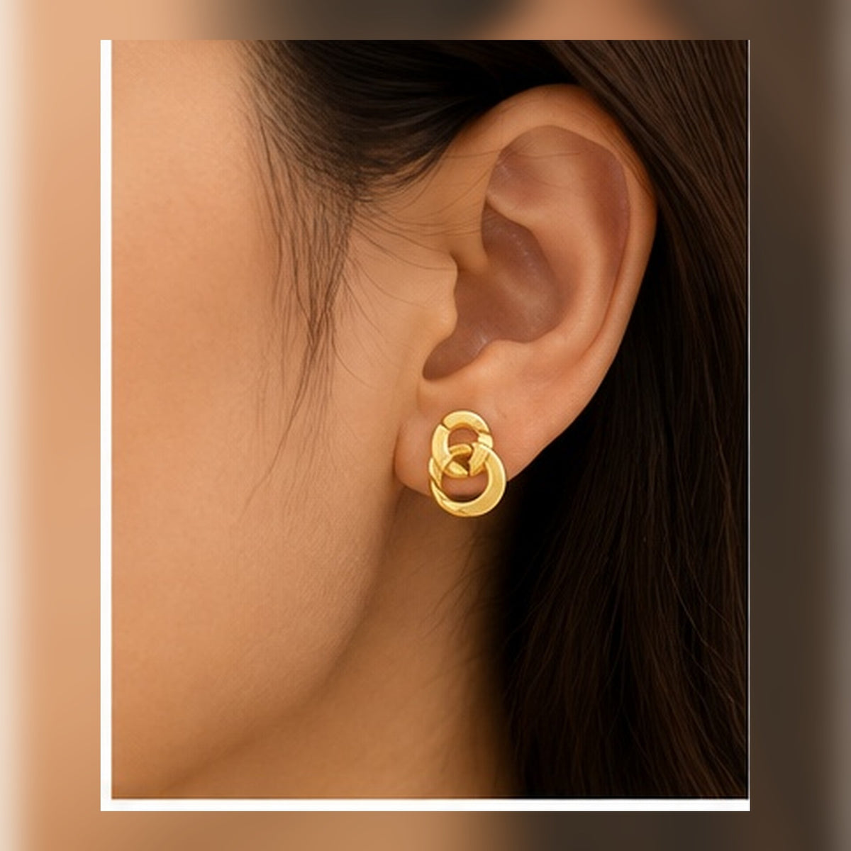 Interlocking Circle Stud Earrings